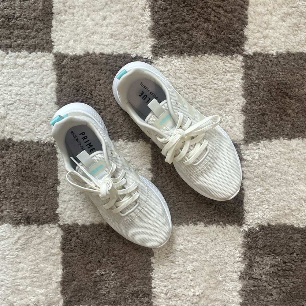 ADIDAS primeblue sneakers made with parley ocean plastic